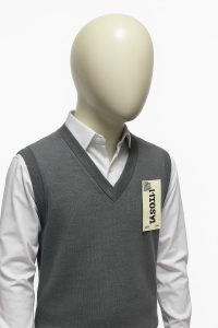 Grey school uniform sweater for boys and girls, long-sleeve, knitted fabric, suitable for school and college uniforms.”